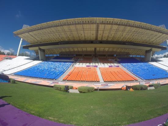 el Estadio Malvinas Argentinas